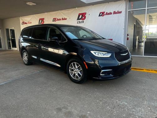 2023 Chrysler Pacifica Touring-L