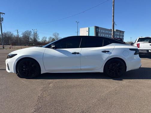 2023 Nissan Maxima Platinum