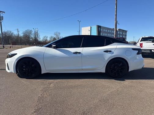 2023 Nissan Maxima Platinum