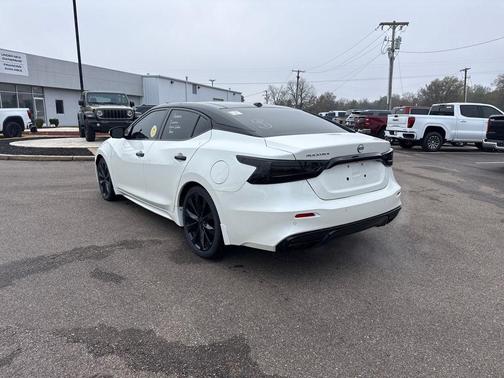 2023 Nissan Maxima Platinum