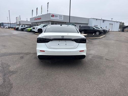2023 Nissan Maxima Platinum