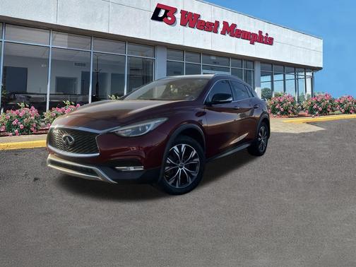 2017 INFINITI QX30 Premium