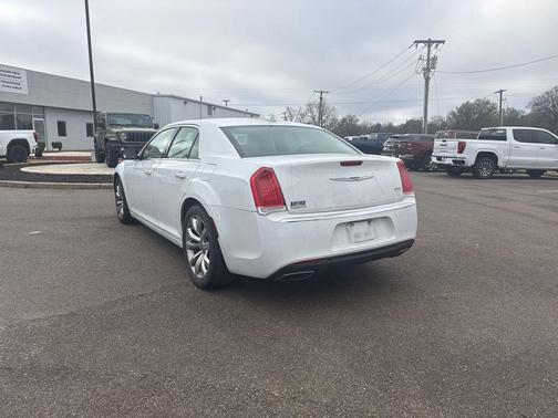 2019 Chrysler 300 Touring