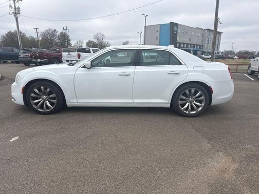 2019 Chrysler 300 Touring