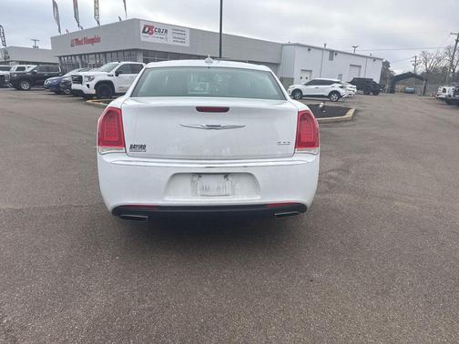 2019 Chrysler 300 Touring
