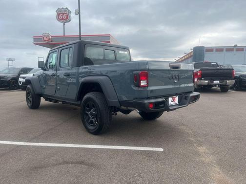 2026 Jeep Gladiator Sport