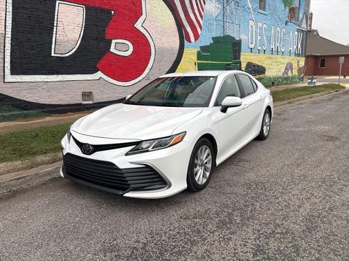 2022 Toyota Camry LE