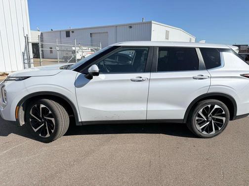 2024 Mitsubishi Outlander SE Black Edition