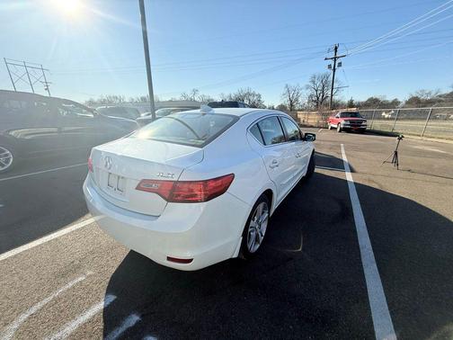 2013 Acura ILX 2.0L w/Premium Package