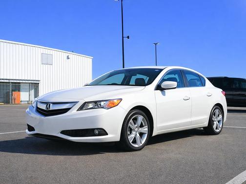 2013 Acura ILX 2.0L w/Premium Package