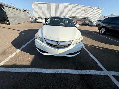 2013 Acura ILX 2.0L w/Premium Package
