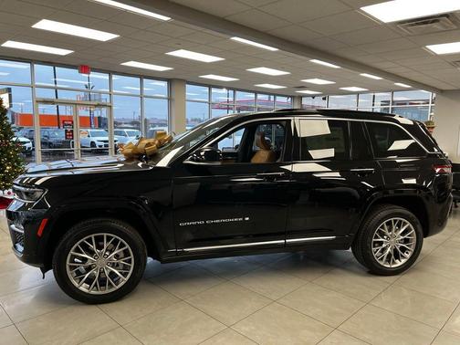 2025 Jeep Grand Cherokee Summit