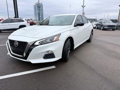 2022 Nissan Altima 2.5 SR