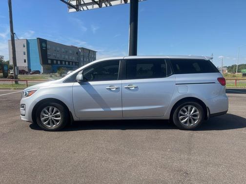 2020 Kia Sedona LX