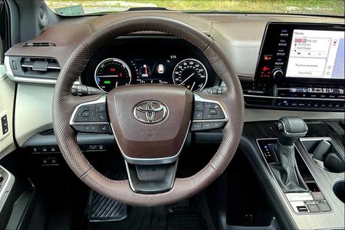 2023 Toyota Sienna Platinum 7 Passenger