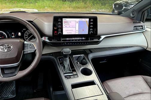 2023 Toyota Sienna Platinum 7 Passenger