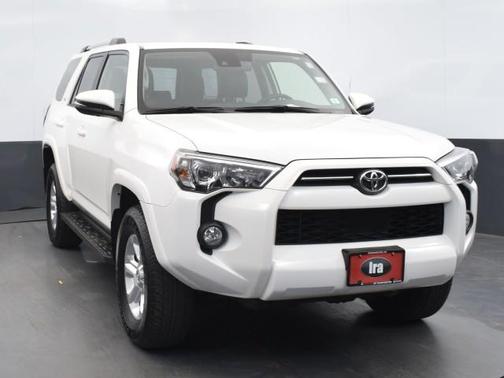 Photo 5 of 32 of 2020 Toyota 4Runner SR5 Premium