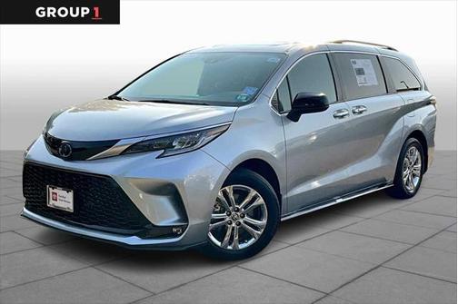 2023 Toyota Sienna XSE 7 Passenger