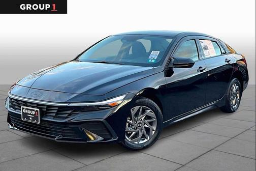 2024 Hyundai ELANTRA SEL