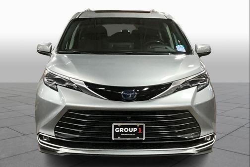 2024 Toyota Sienna Platinum
