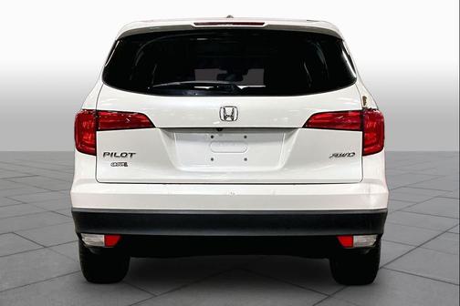 White Diamond Pearl 2018 Honda Pilot EX-L