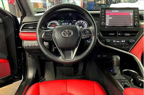 2024 Toyota Camry Hybrid SE