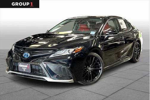 2024 Toyota Camry Hybrid SE