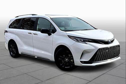 2025 Toyota Sienna XSE 7 Passenger