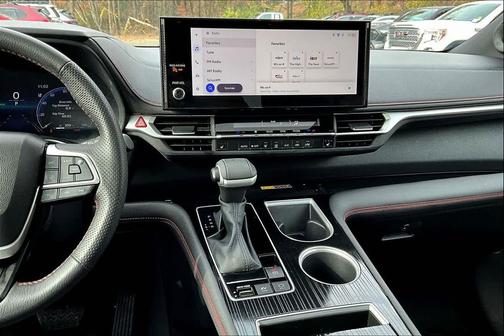 2025 Toyota Sienna XSE 7 Passenger