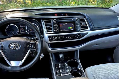 2018 Toyota Highlander LE