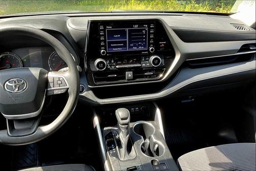 2022 Toyota Highlander L