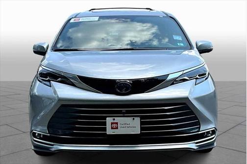 2025 Toyota Sienna Platinum 7 Passenger