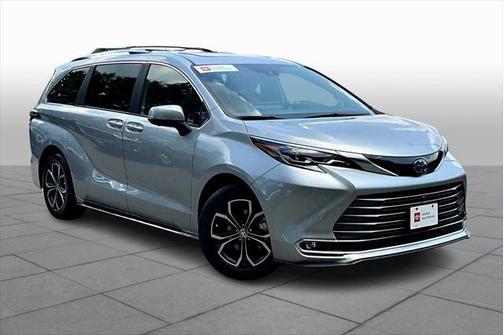 2025 Toyota Sienna Platinum 7 Passenger