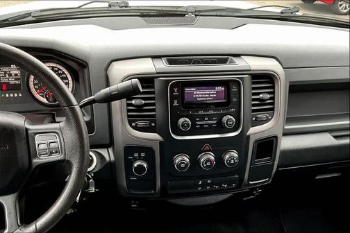 2017 RAM 3500 Tradesman Crew Cab 4x4 6'4' Box