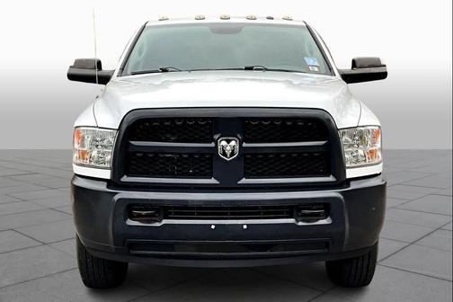 2017 RAM 3500 Tradesman Crew Cab 4x4 6'4' Box