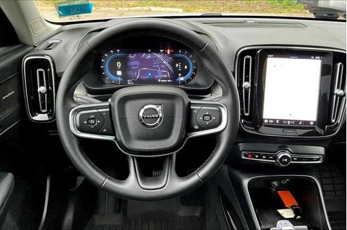 2024 Volvo XC40 B5 Plus Dark Theme