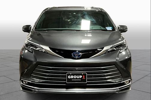 2025 Toyota Sienna Platinum