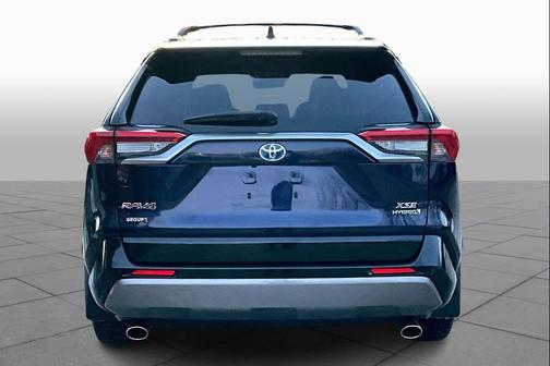 2020 Toyota RAV4 Hybrid SE