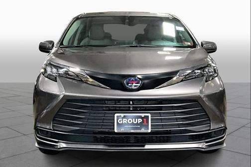 2024 Toyota Sienna LE