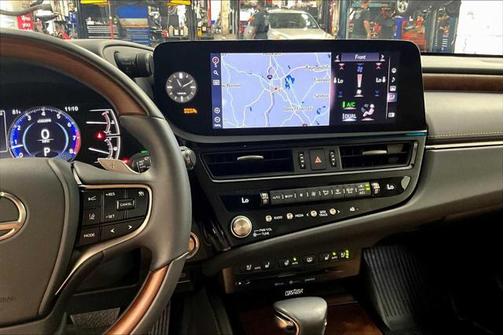 2022 Lexus ES 350 Ultra Luxury