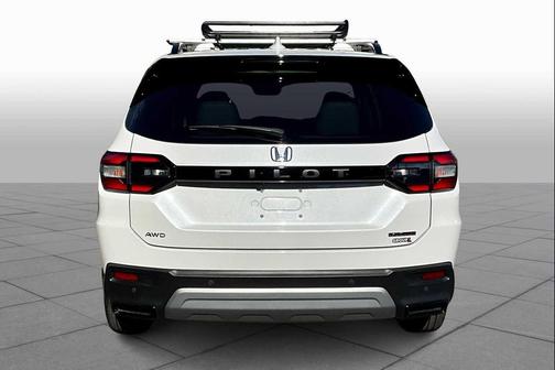 2023 Honda Pilot Touring 8-Passenger