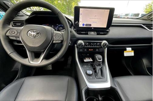 2025 Toyota RAV4 Hybrid SE