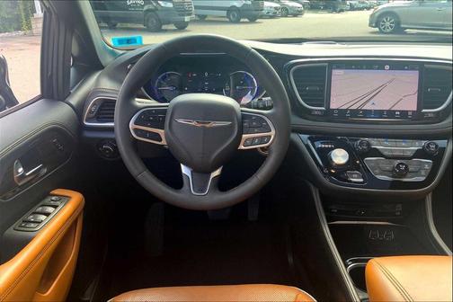 2023 Chrysler Pacifica L