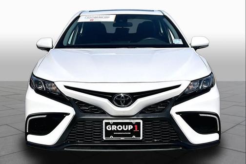 Ice Cap 2023 Toyota Camry SE