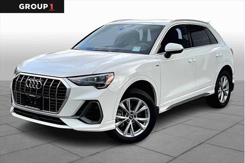 2022 Audi Q3 45 S line Premium