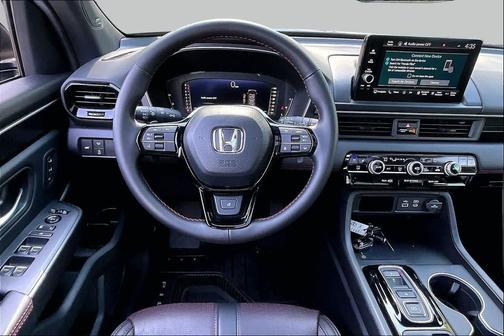 Sonic Gray Pearl 2025 Honda Pilot Black Edition