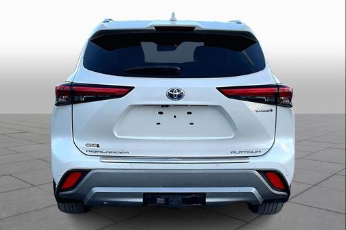 2021 Toyota Highlander Hybrid Platinum