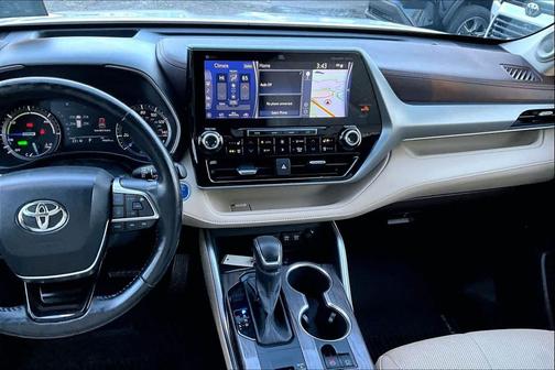 2021 Toyota Highlander Hybrid Platinum