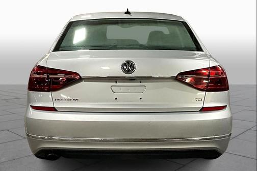 2017 Volkswagen Passat 1.8T SE