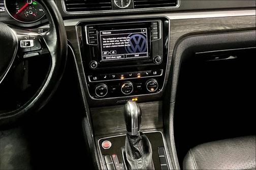 2017 Volkswagen Passat 1.8T SE